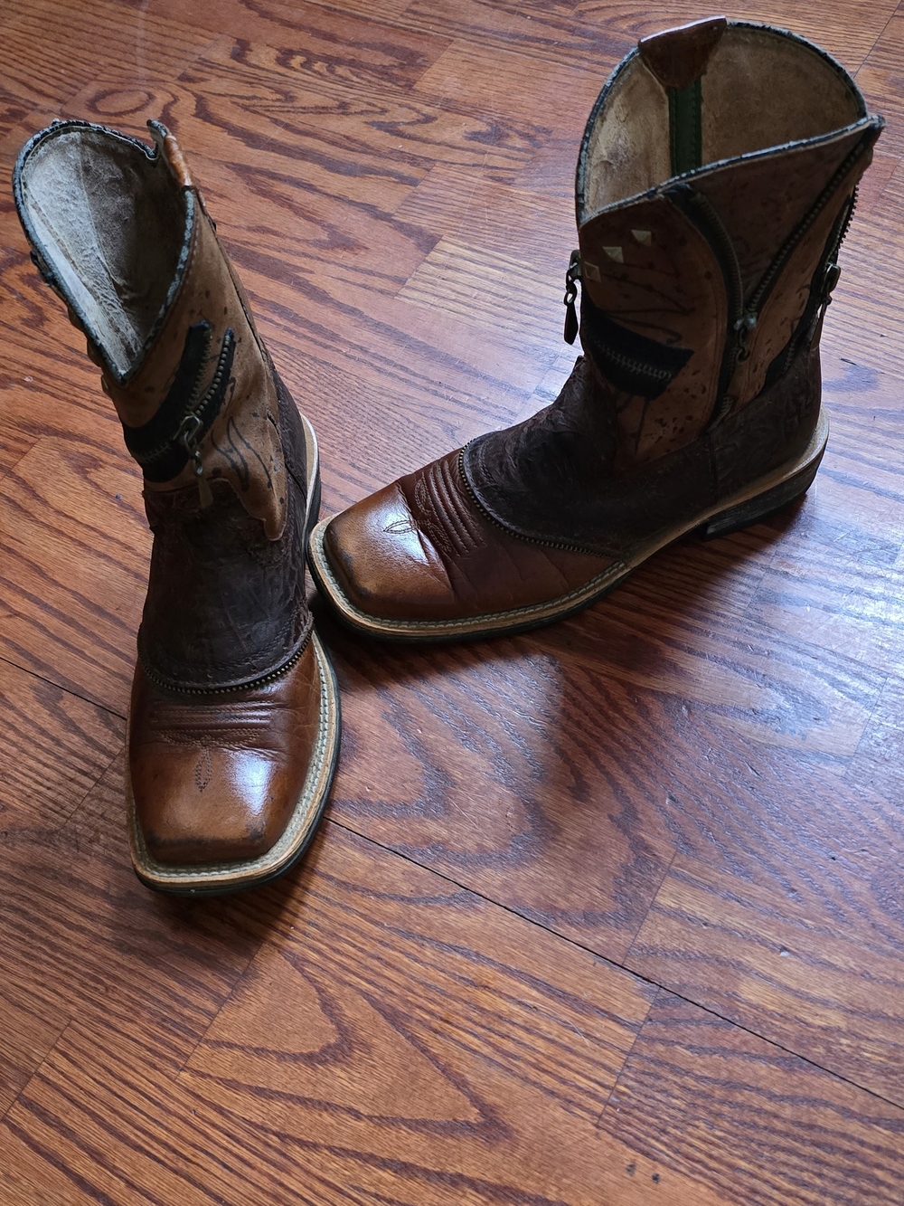 Ariat Women’s Size 7.5 Leather Square Toe Cowboy Boots Zipper Studded Distressed - Picture 12 of 16